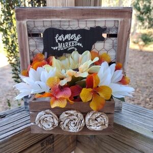 Charming Faux Floral 3D Farmhouse Decor